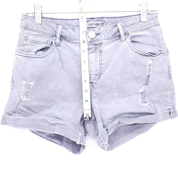 Refuge Light Gray Destroyed Rolled Cuff Shorts Women Size 6 Mid Rise Denim Pants - Picture 3 of 6